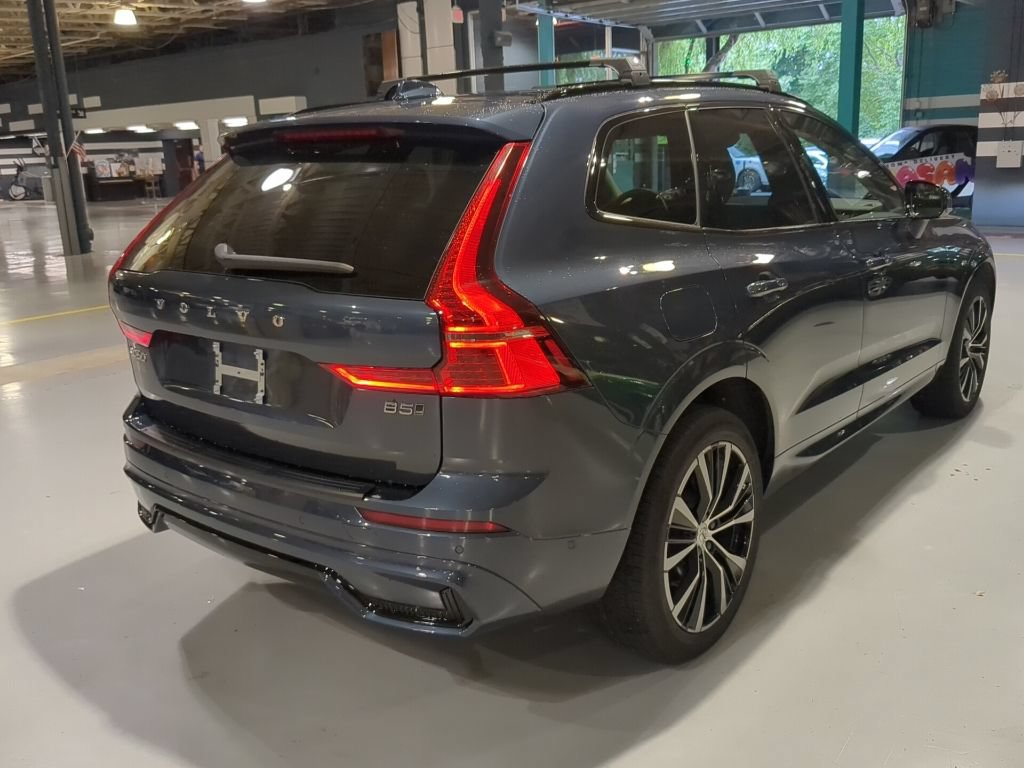 Used 2025 Volvo XC60 B5 Plus AWD/4WD image 8