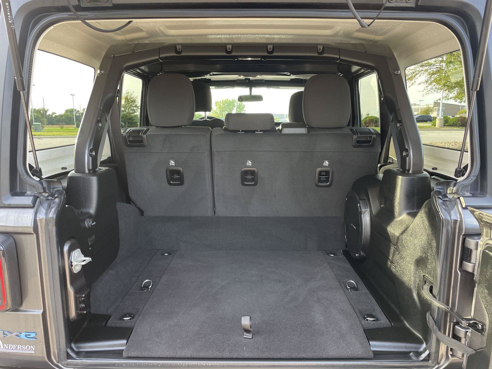 Used 2023 Jeep Wrangler Unlimited AWD/4WD image 32