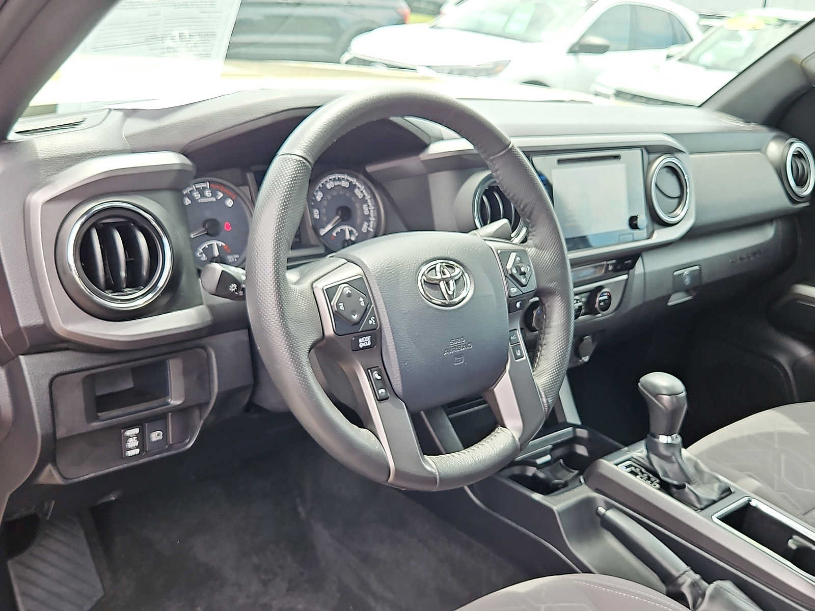 Used 2018 Toyota Tacoma TRD Off-Road w/ Technology Package AWD/4WD image 23