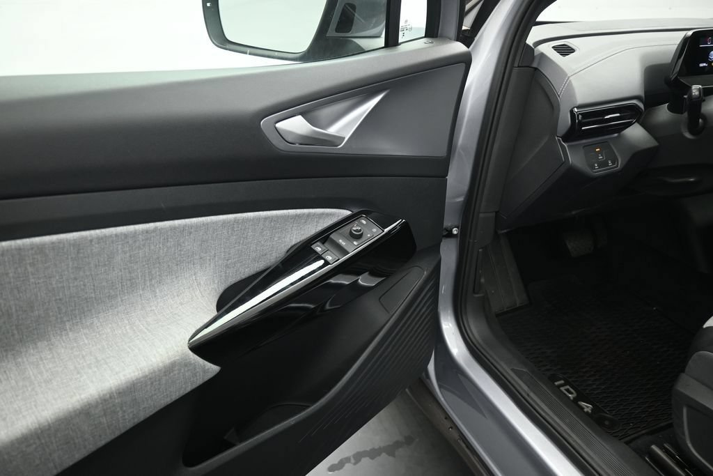 Used 2025 Volkswagen ID.4 Pro RWD image 8
