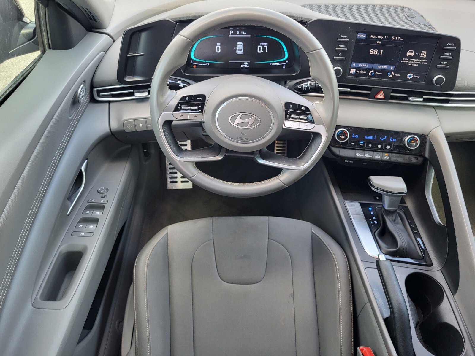 Used 2025 Hyundai Elantra Sport FWD image 13