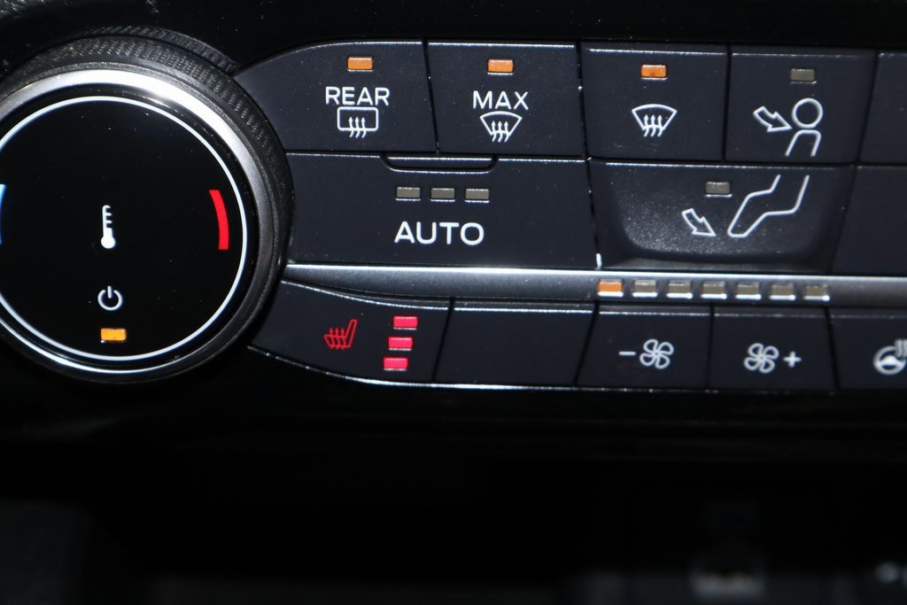 Certified 2022 Ford Escape SE w/ SE Sport Appearance Package image 32