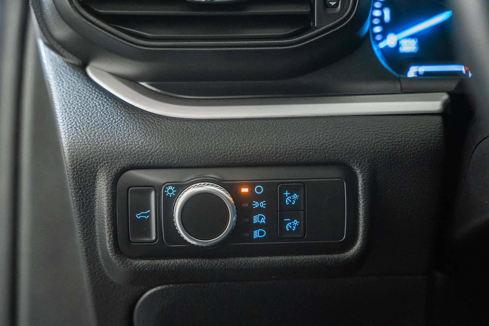 Certified 2022 Ford Explorer XLT image 46