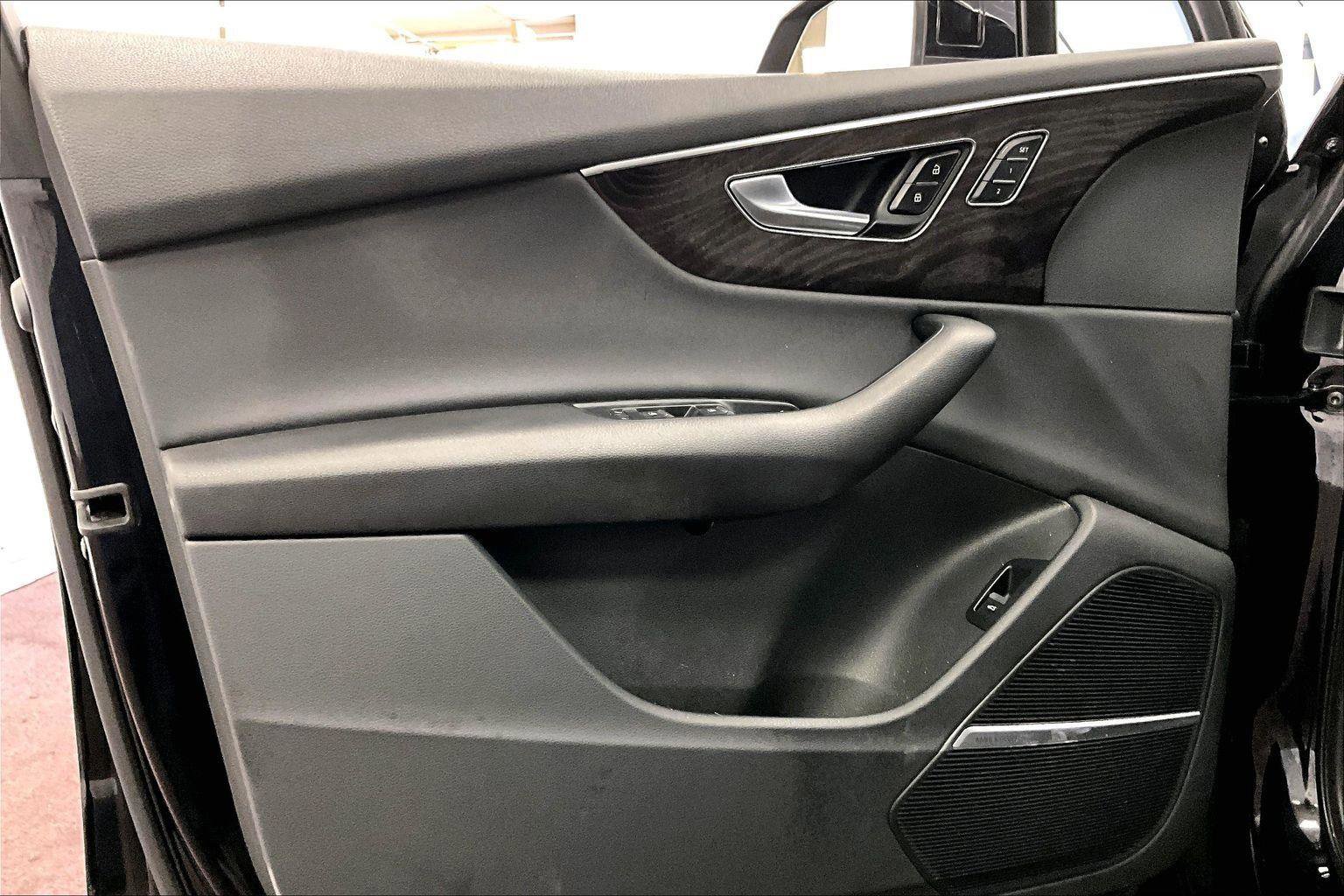 Used 2021 Audi Q7 2.0T Premium Plus w/ Premium Plus Package image 22