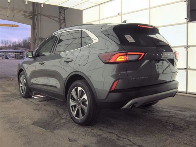 Certified 2025 Ford Escape Platinum video 2