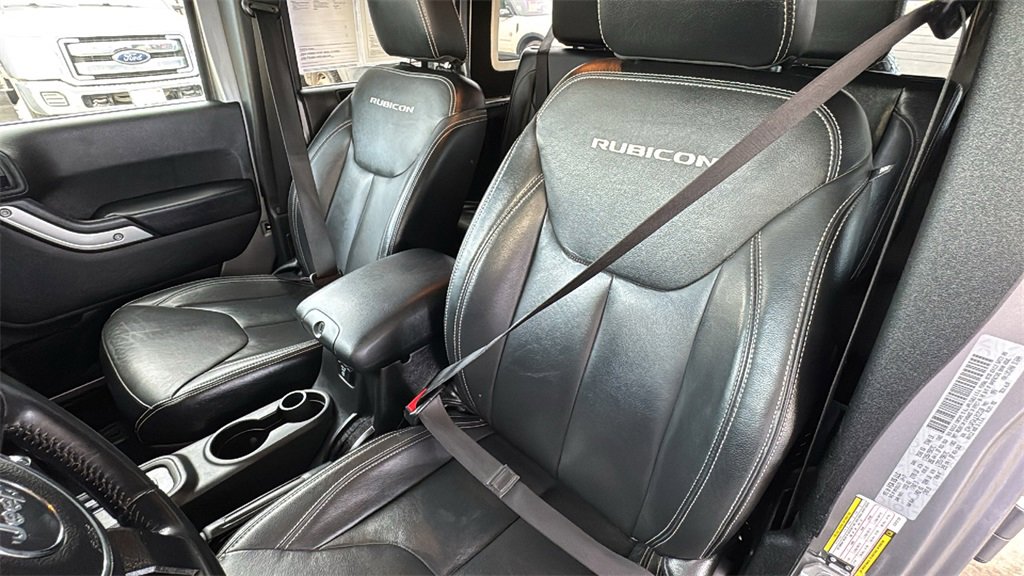 Used 2018 Jeep Wrangler Unlimited Rubicon w/ Connectivity Group image 22
