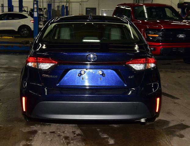 Used 2023 Toyota Corolla LE image 4