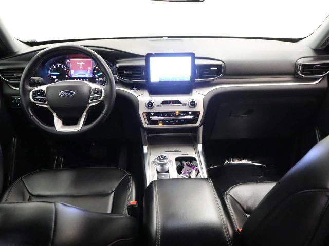 Certified 2021 Ford Explorer XLT w/ Equipment Group 202A image 16