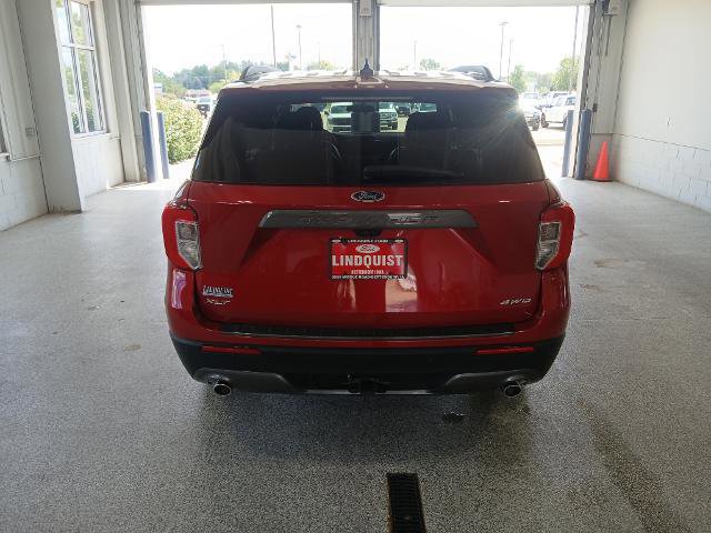 Certified 2023 Ford Explorer XLT w/ Equipment Group 202A image 4