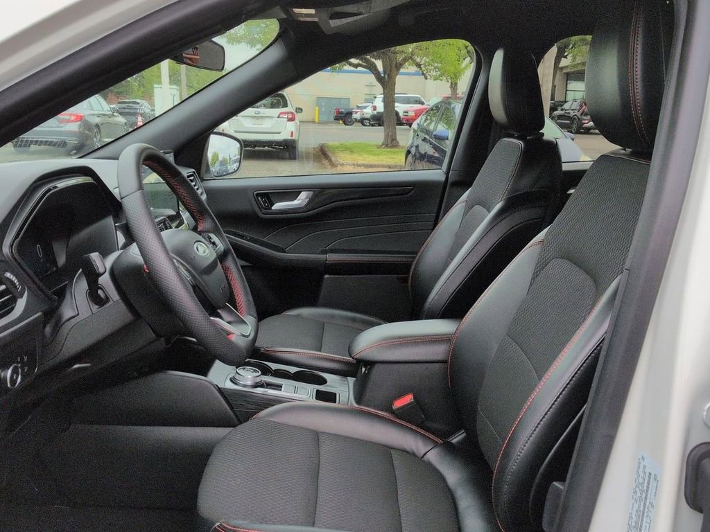 Certified 2023 Ford Escape ST-Line Select w/ Tech Pack #2 AWD/4WD image 13