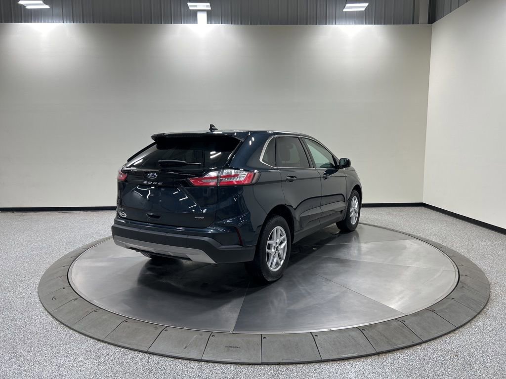 Certified 2024 Ford Edge SEL w/ Convenience Package AWD/4WD image 5