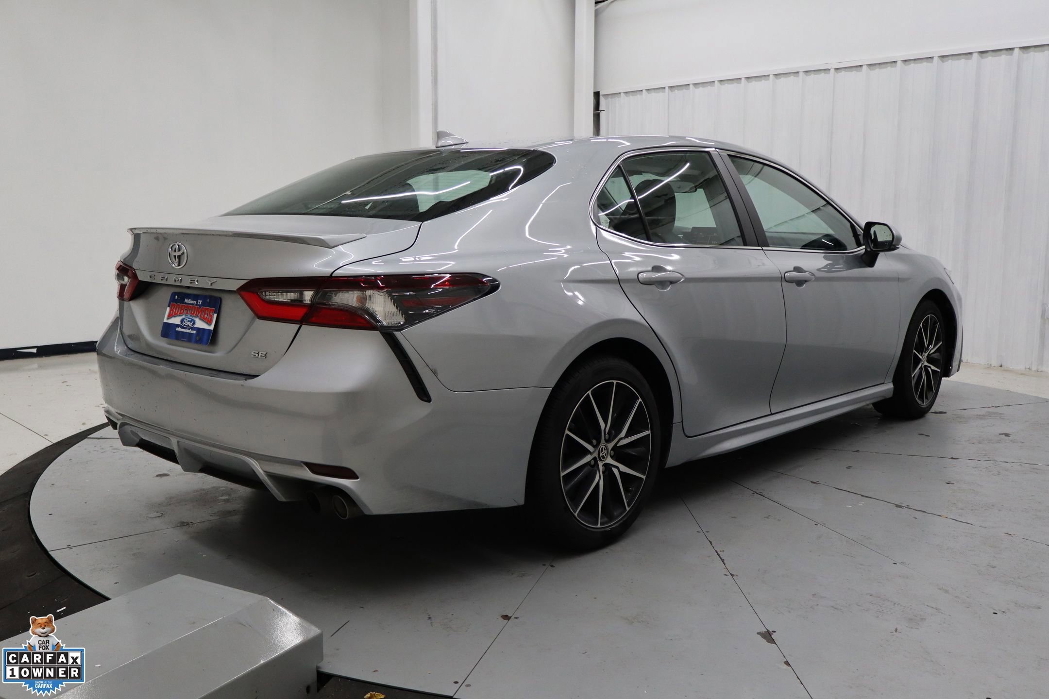 Used 2024 Toyota Camry SE image 5
