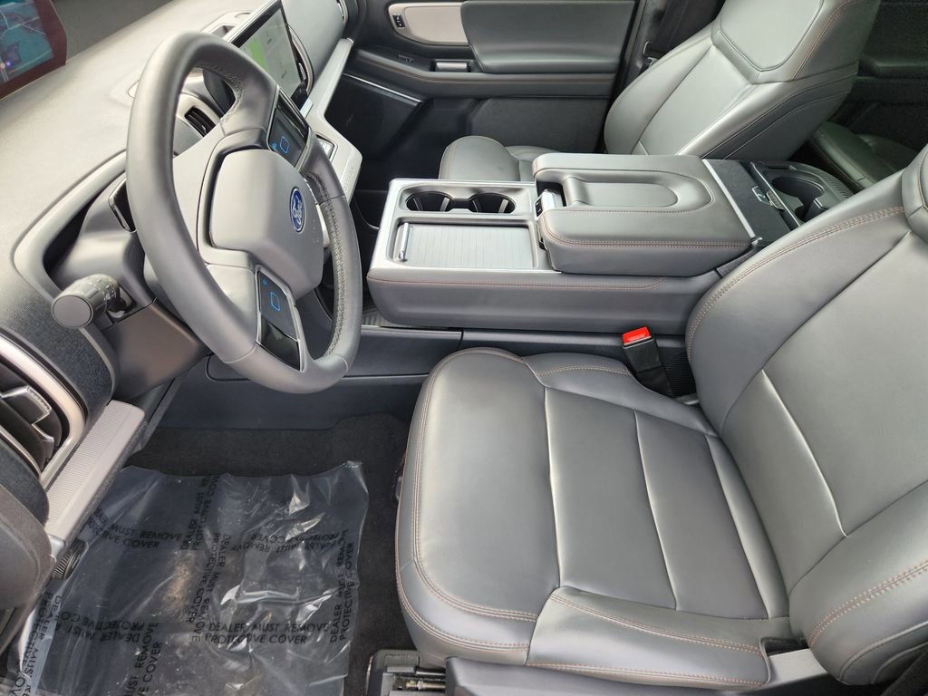 Certified 2025 Ford Expedition Active AWD/4WD image 12
