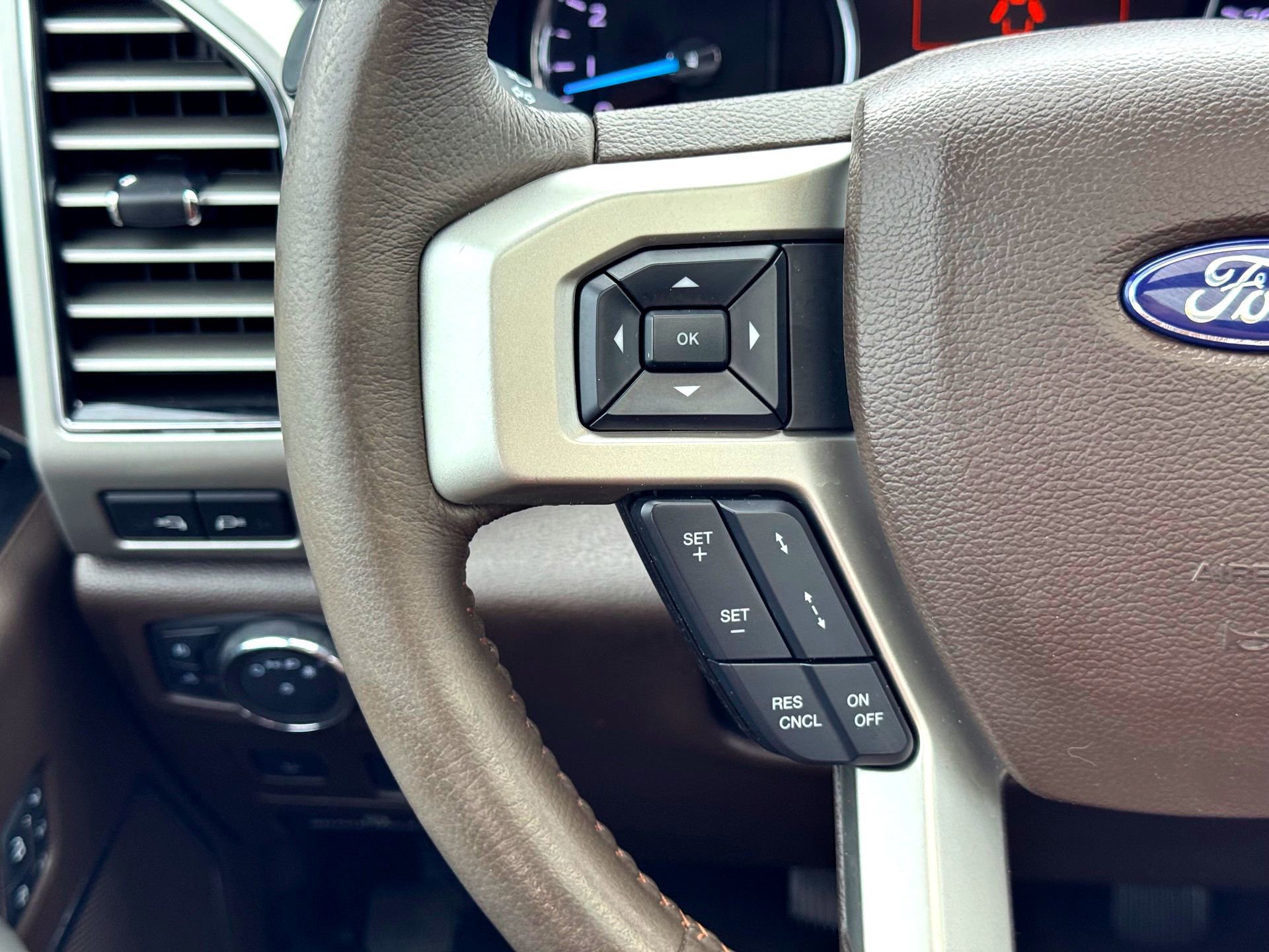 Certified 2020 Ford F250 King Ranch w/ King Ranch Ultimate Package AWD/4WD image 23