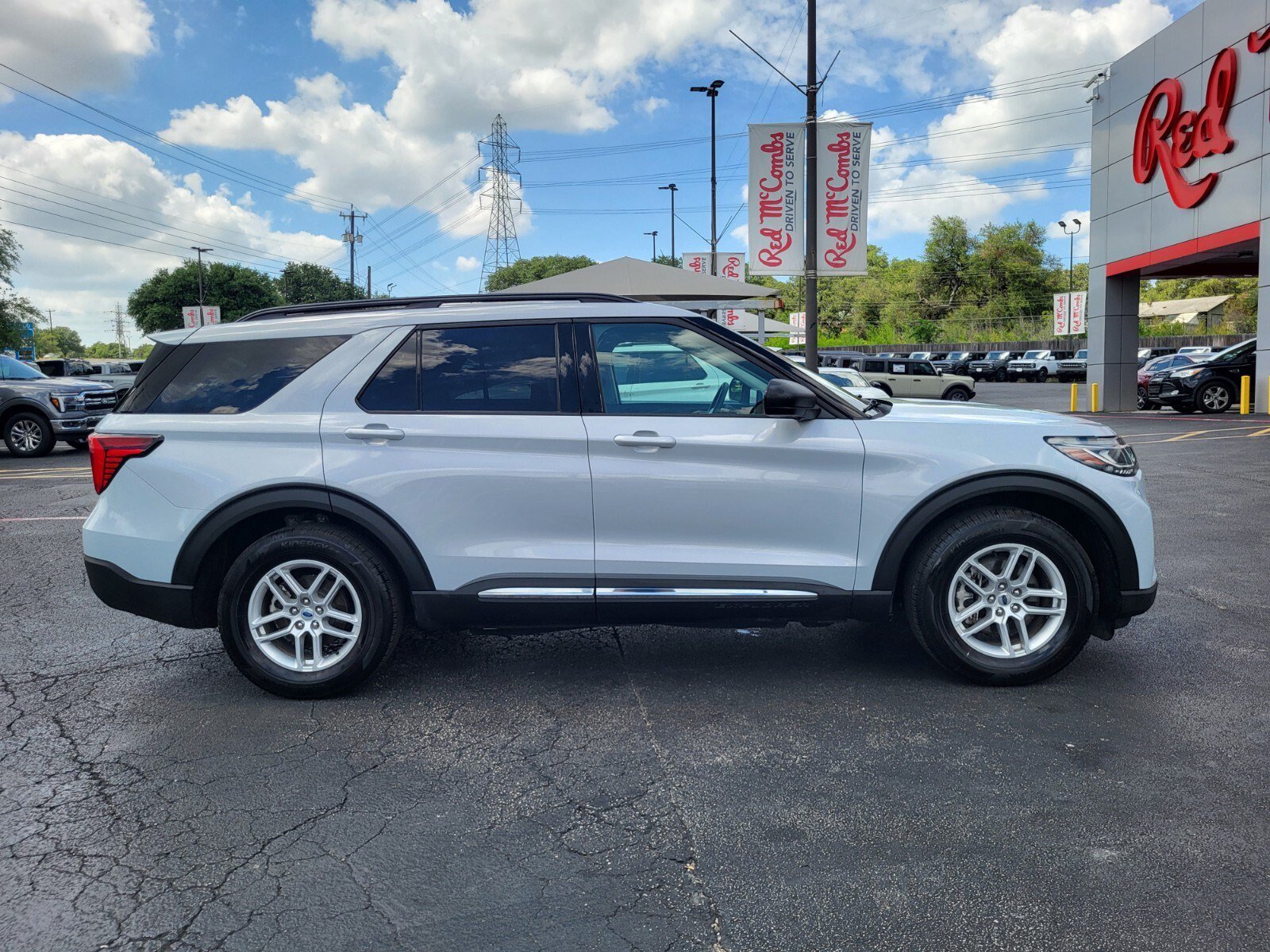 Certified 2025 Ford Explorer Active RWD video 2