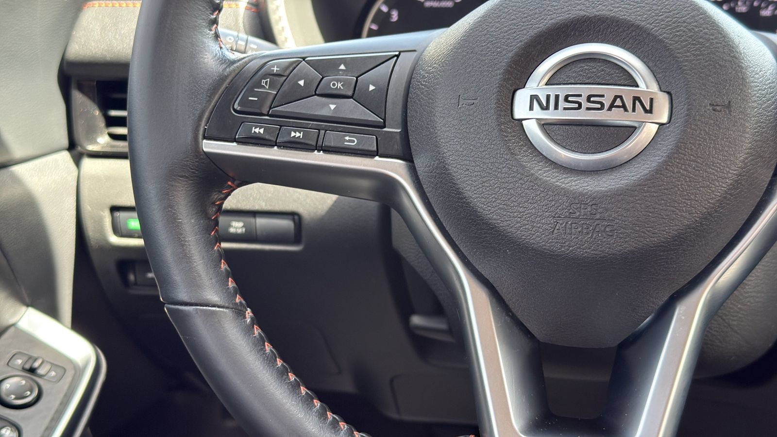 Used 2023 Nissan Sentra SR FWD image 13