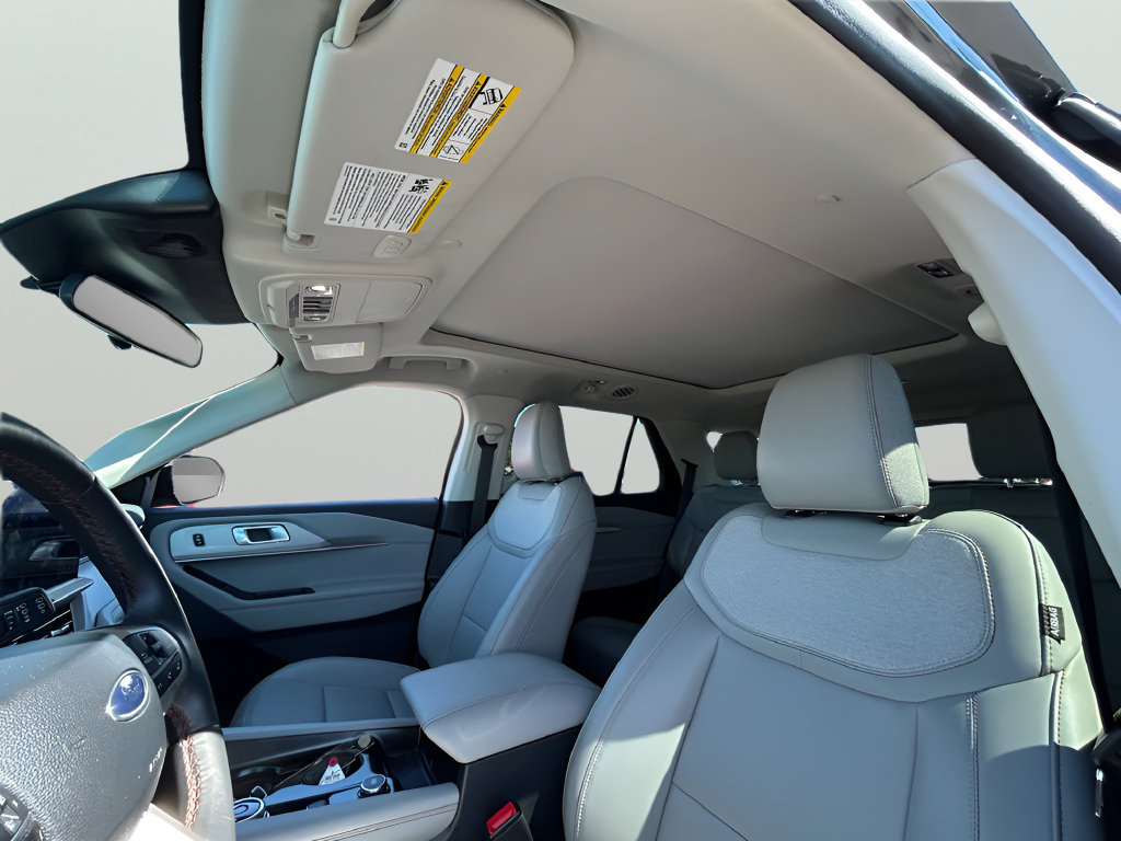 Certified 2025 Ford Explorer Active w/ Active Comfort Package AWD/4WD image 13