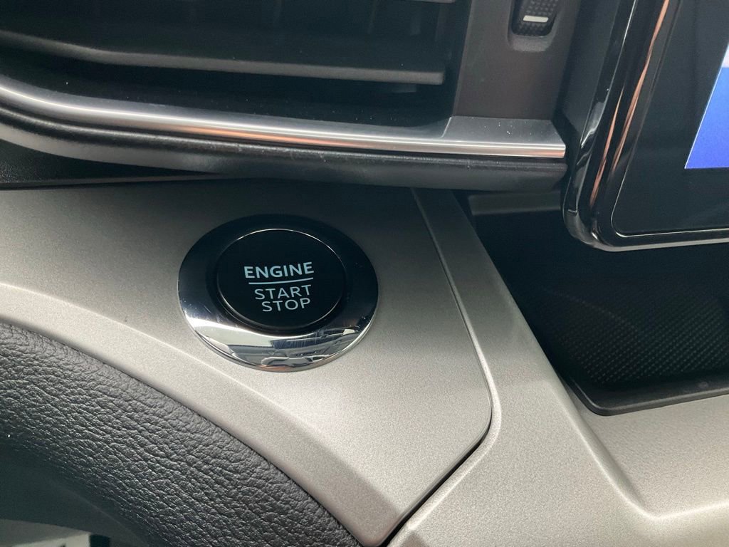 Certified 2022 Ford Explorer XLT w/ Equipment Group 202A image 8