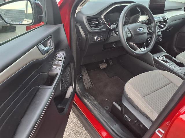 Certified 2021 Ford Escape SE w/ SE Sport Appearance Package FWD image 6