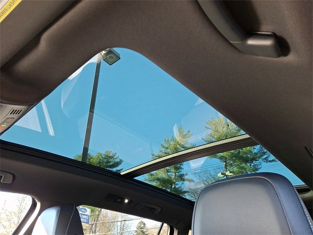 Used 2022 Volkswagen Tiguan SE R-Line image 15