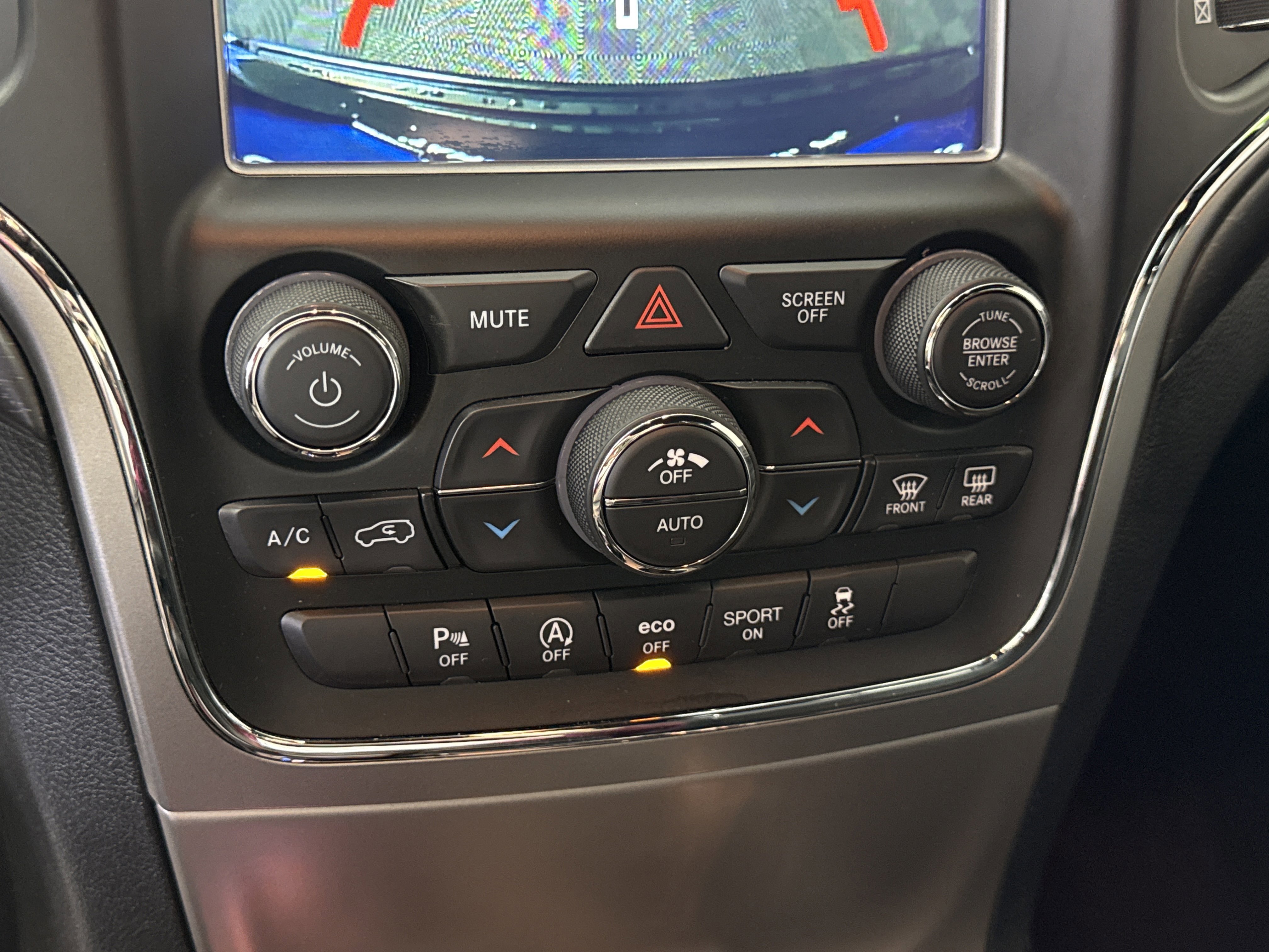 Used 2018 Jeep Grand Cherokee Altitude image 21
