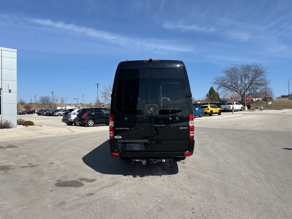 Used 2017 Mercedes-Benz Sprinter 2500 image 4