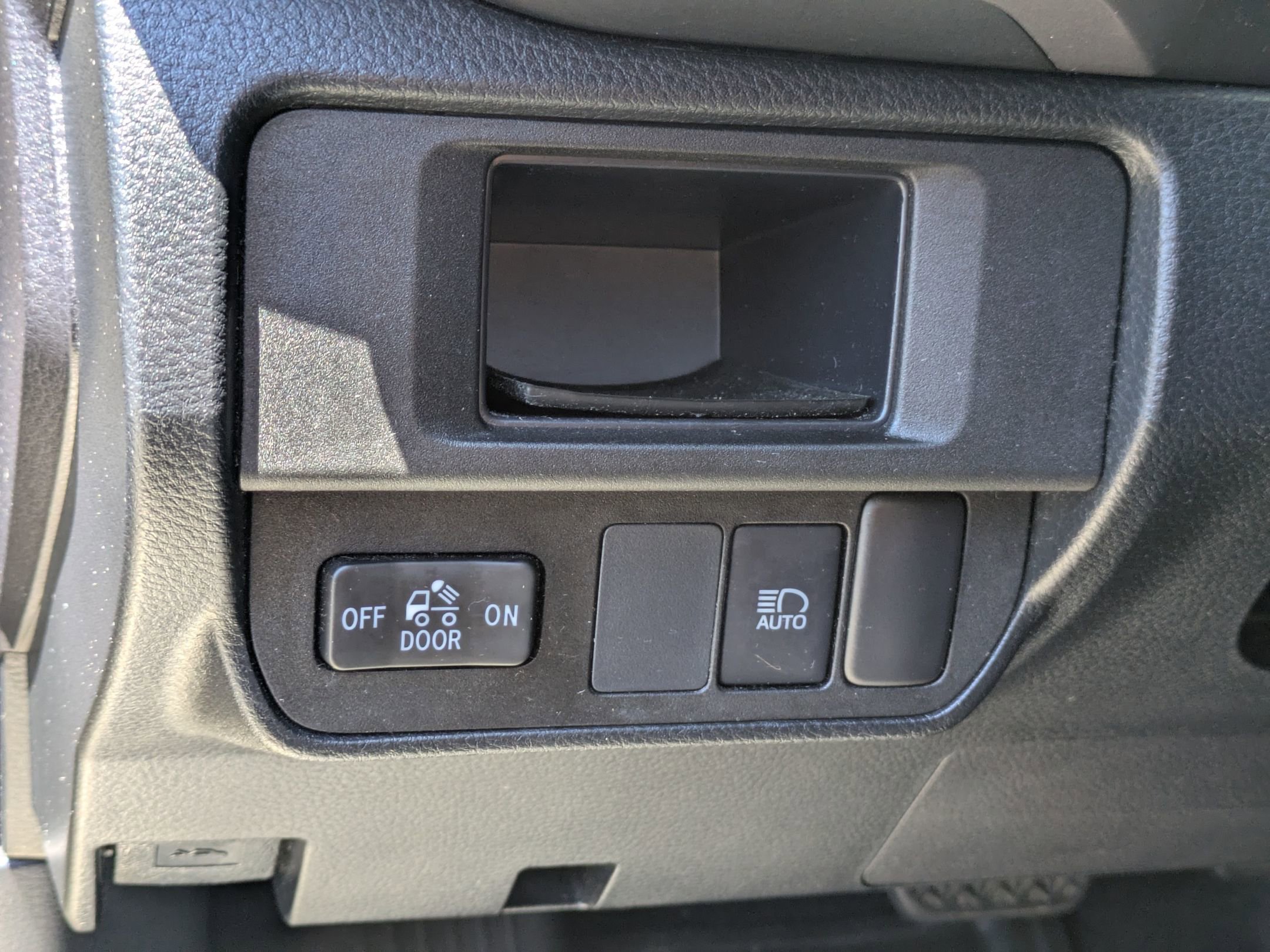 Used 2019 Toyota Tacoma SR5 RWD image 13