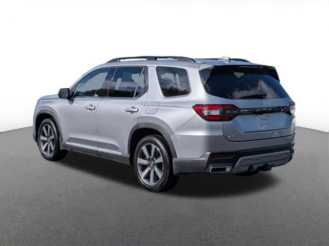 Used 2023 Honda Pilot Touring image 4