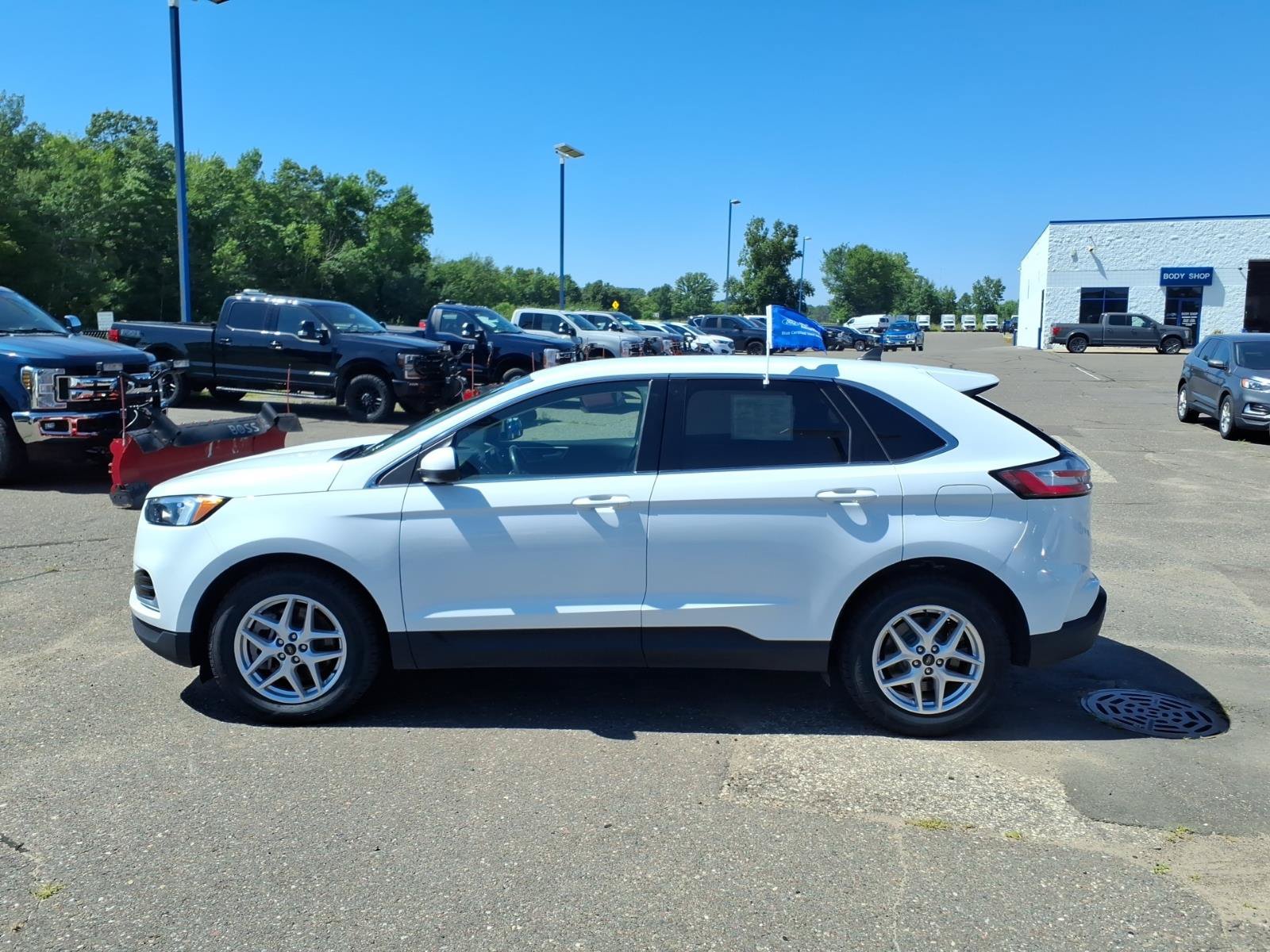 Certified 2024 Ford Edge SEL AWD/4WD image 2