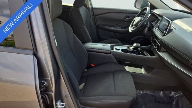 Used 2024 Nissan Rogue S AWD/4WD image 21