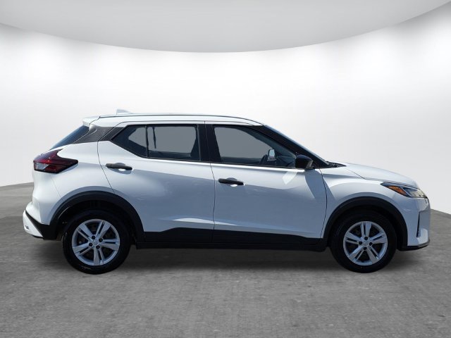 Used 2024 Nissan Kicks S FWD image 3