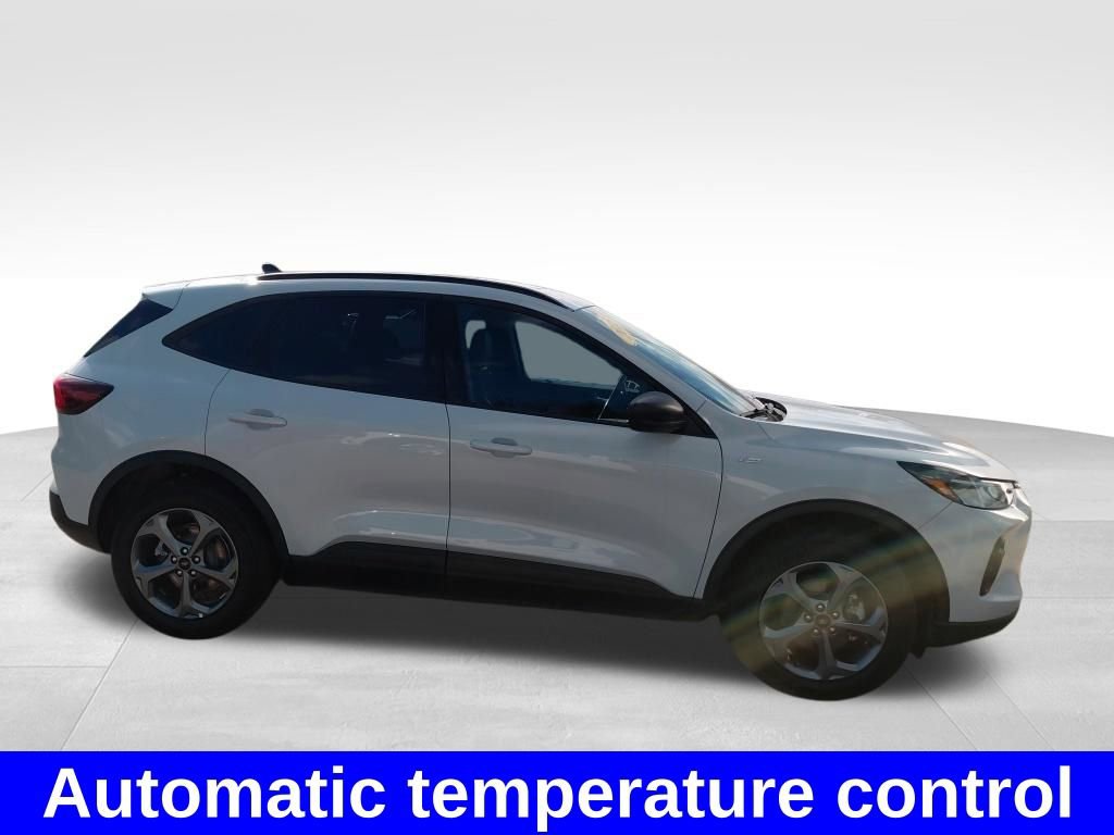 Certified 2025 Ford Escape ST-Line image 8