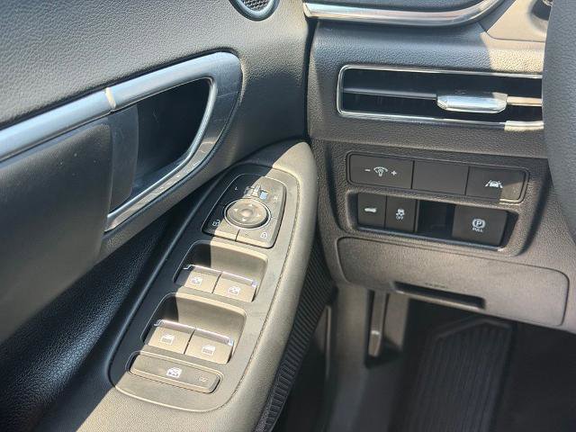 Used 2023 Hyundai Sonata SEL w/ Preferred Accessory Package FWD image 18