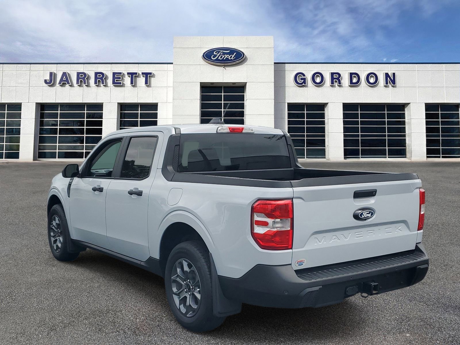 Certified 2025 Ford Maverick XLT w/ Equipment Group 301A AWD/4WD image 2