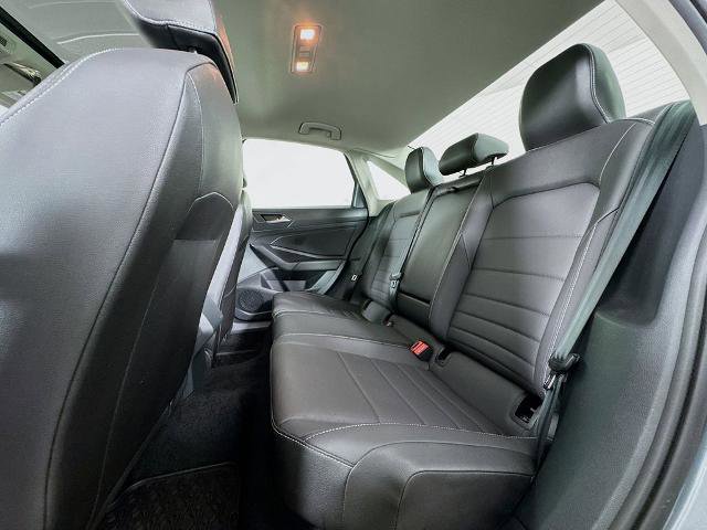 Used 2023 Volkswagen Jetta SE FWD image 23