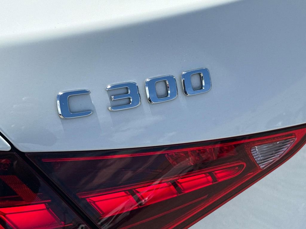 Used 2022 Mercedes-Benz C 300 4MATIC Sedan w/ Pinnacle Trim Package image 7