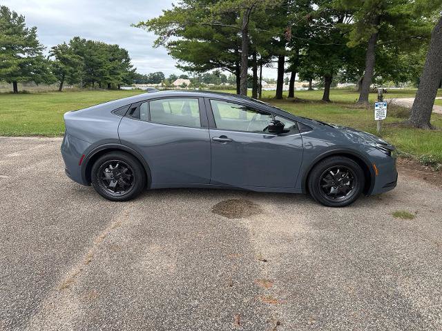 Used 2024 Toyota Prius LE FWD image 10
