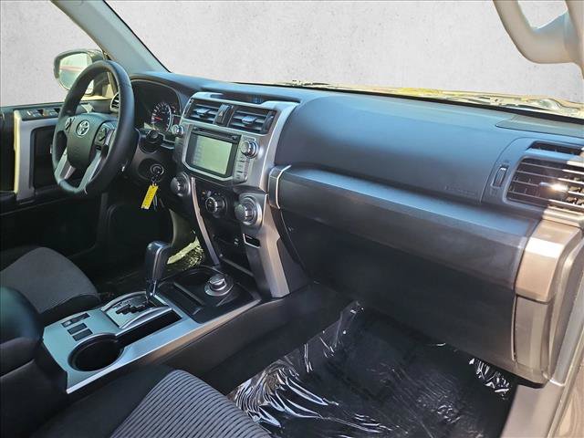 Used 2018 Toyota 4Runner SR5 AWD/4WD image 21