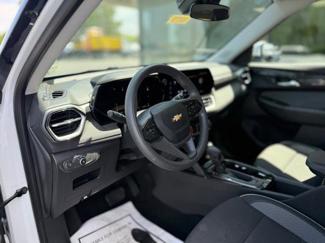 Used 2025 Chevrolet TrailBlazer LT AWD/4WD image 6