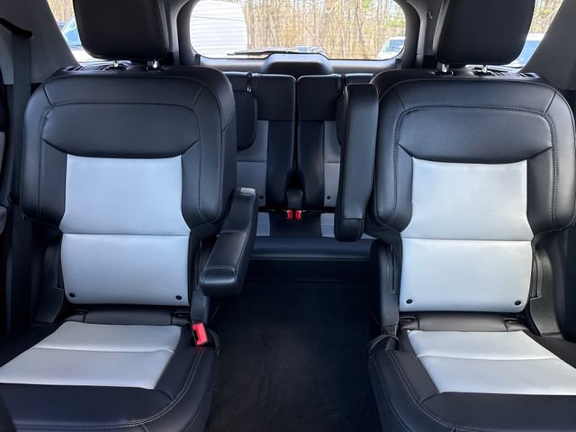 Certified 2023 Ford Explorer XLT w/ Equipment Group 202A AWD/4WD image 19