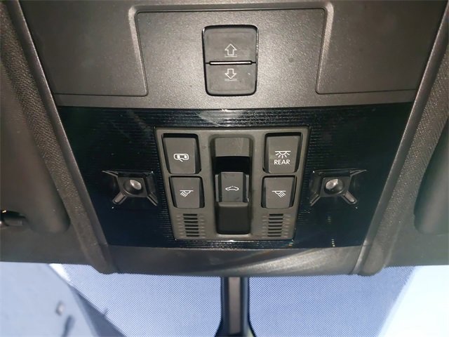 Used 2023 Volkswagen Atlas Cross Sport SE image 26