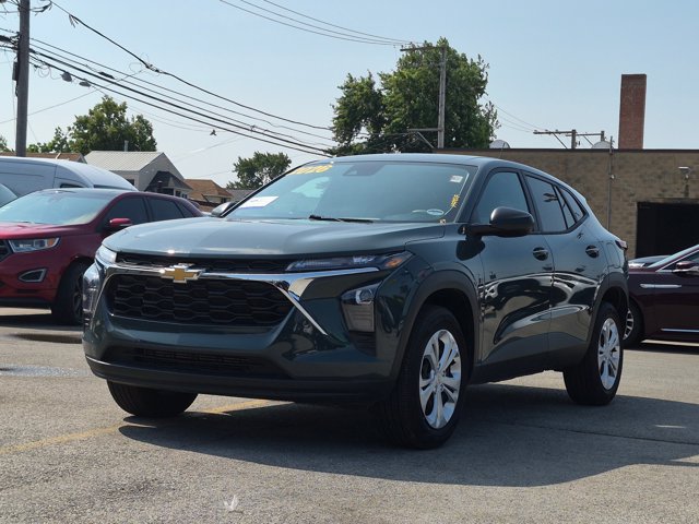 Used 2026 Chevrolet Trax LS FWD image 8