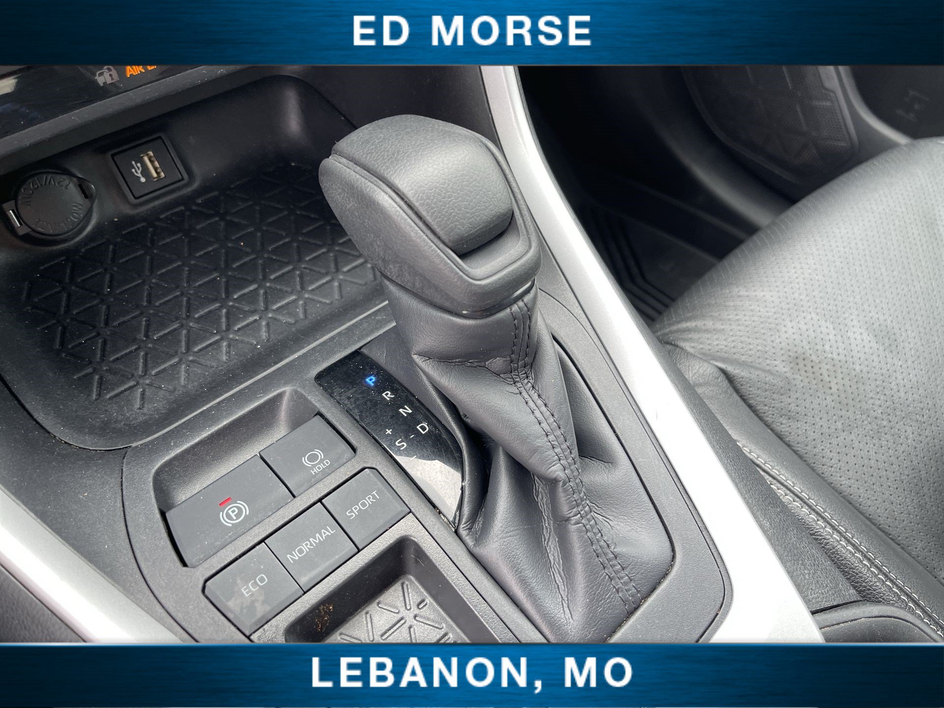 Used 2024 Toyota RAV4 XLE w/ Convenience Package FWD image 15