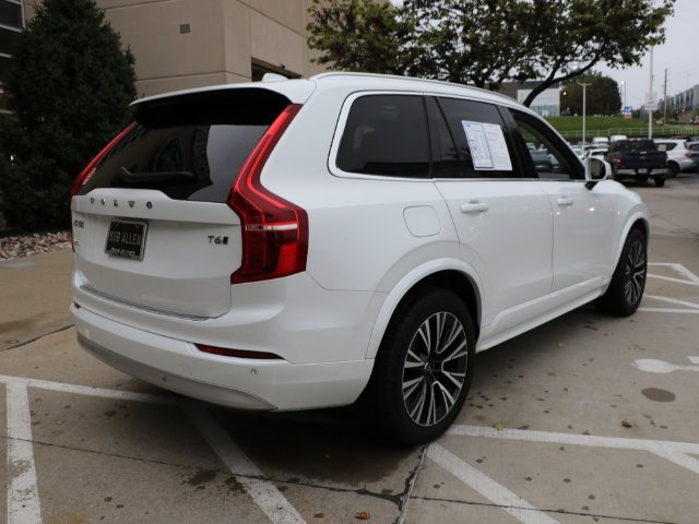 Used 2022 Volvo XC90 T6 Momentum w/ Climate Package AWD/4WD image 6