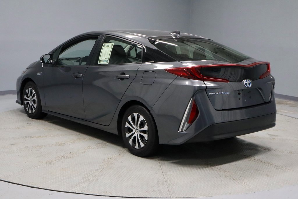 Used 2021 Toyota Prius Prime LE image 3