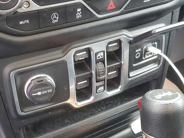 Used 2021 Jeep Wrangler Unlimited Sahara w/ Uconnect 4C Nav & Sound Group image 17