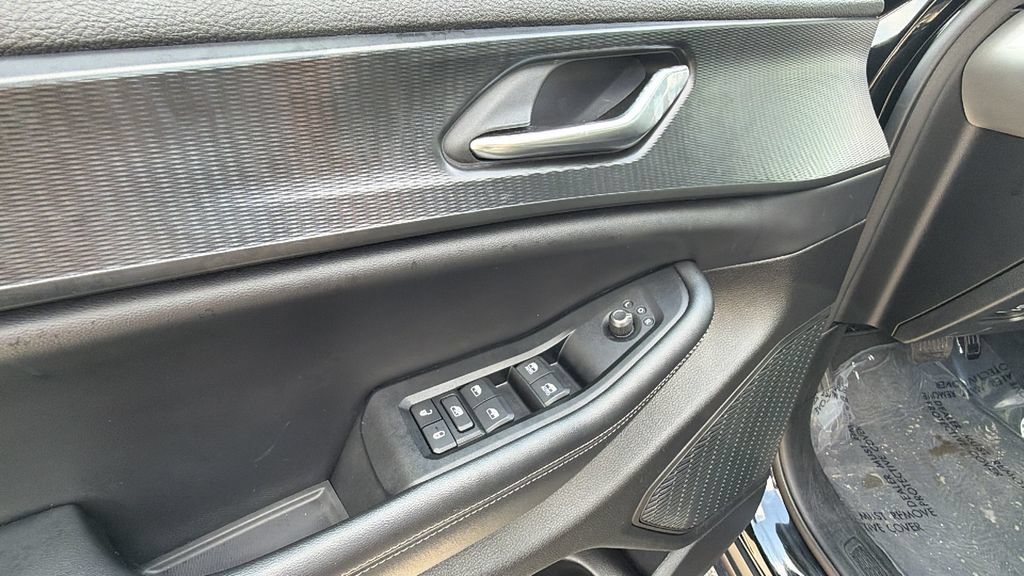 Used 2024 Jeep Grand Cherokee L Altitude RWD image 13