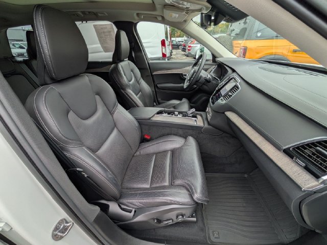 Used 2023 Volvo XC90 B6 Ultimate w/ Protection Package Premier AWD/4WD image 24