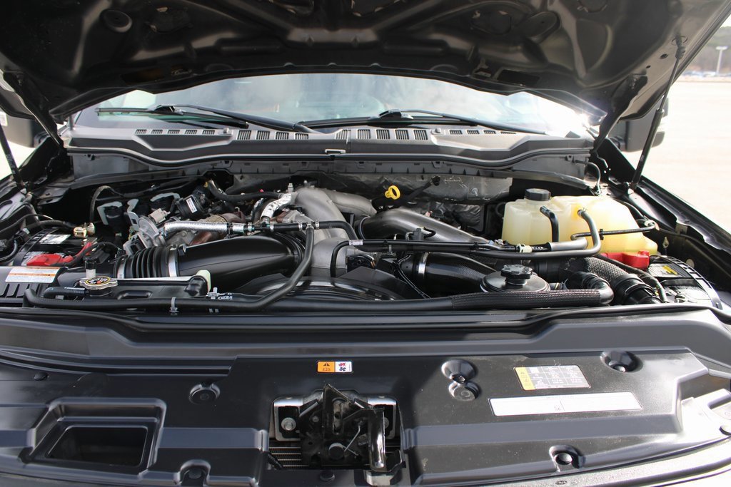 Certified 2022 Ford F450 Platinum w/ FX4 Off-Road Package image 7