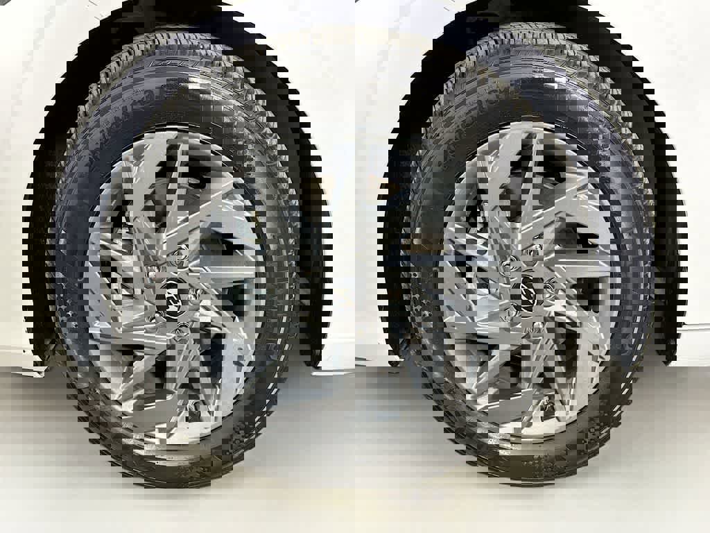 Used 2024 Hyundai Elantra SEL image 10